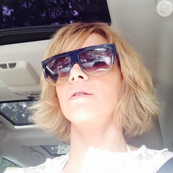 Christine Fernandes corta o cabelo e publica foto no Instagram em 23 de dezembro de 2013