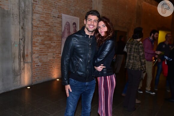Mariana Goldfarb e o namorado, o ator Cauã Reymond, estão morando juntos
