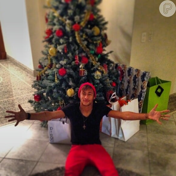Neymar passou o Natal com a família longe da namorada, Bruna Marquezine