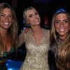 Blogueira Dandynha Barbosa se casa no Rio com a presença das gêmeas Bia e Branca Feres