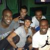 Neymar iniciou as suas comemorações de Réveillon com os amigos Thiaguinho, Alexandre Pires e Rafael Zulu, nesta quinta-feira, 26 de dezembro de 2013