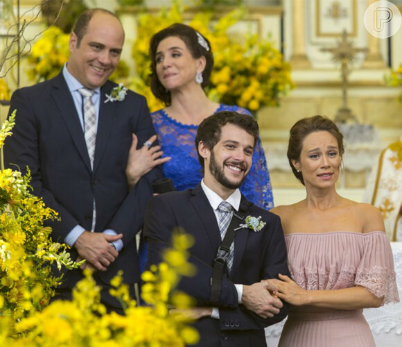 Nos últimos capítulos de 'Haja Coração', Shirlei (Sabrina Petraglia) e Felipe (Marcos Pitombo) se casam