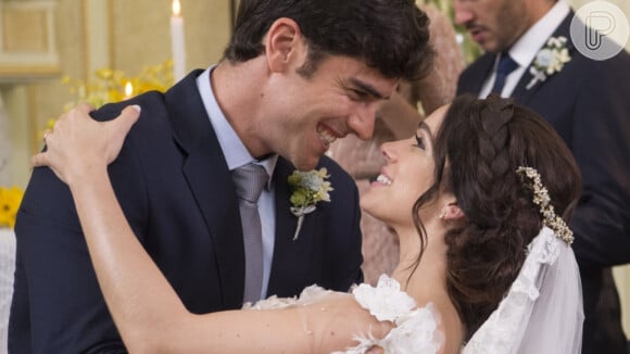 Final da novela 'Haja Coração' tem casamento de Felipe (Marcos Pitombo) e Shirlei (Sabrina Petraglia)