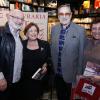 Nicette e Paulo compareceram ao lançamento do livro 'Crimes no Horário Nobre' e posaram ao lado de Silvio de Abreu
