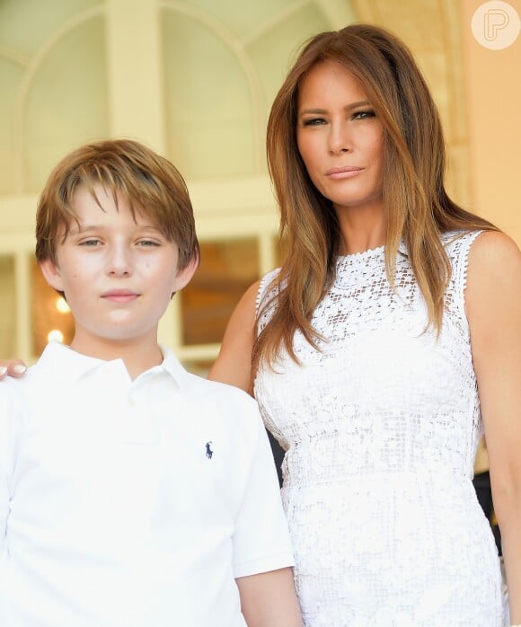 Melania Trump posa com o filho, Barron, fruto de seu relacionamento com Donald Trump