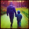 Cássio Reis passeia no Central Park com o filho, Noah, de 5 anos, em Nova York