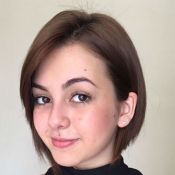 De biquíni, Klara Castanho vai à praia no feriado e ganha elogio: 'Diva'. Foto!