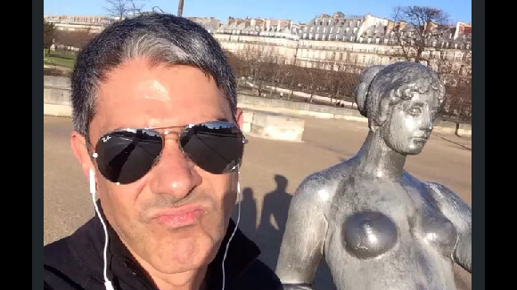 William Bonner em vídeo correndo em Paris: 'O tio já correu por lugares piores'