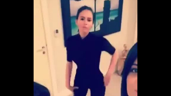 Bruna Marquezine aparece dançando É o Tchan! em vídeo: 'Boquinha da garrafa'