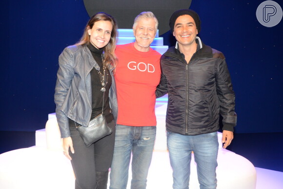 O ator Anderson Di Rizzi e a mulher, Taise Galante, também prestigiaram Miguel Falabella na peça 'God', no teatro Procópio Ferreira, em São Paulo, neste sábado, 19 de novembro de 2016