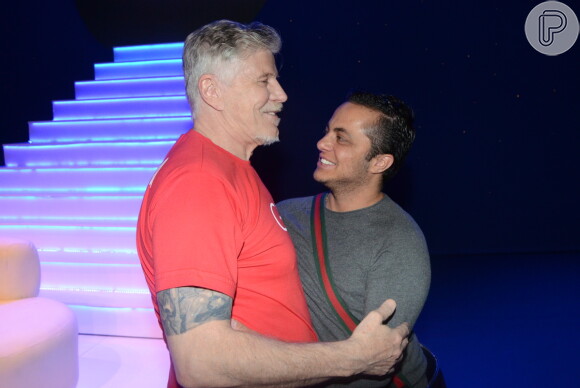 Thammy Miranda prestigia Miguel Falabella na peça 'God', no teatro Procópio Ferreira, em São Paulo, neste sábado, 19 de novembro de 2016