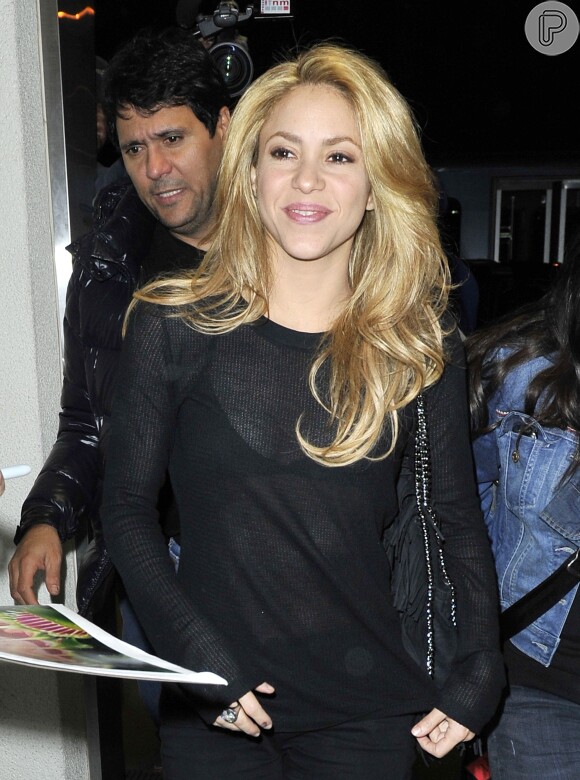 Shakira cancelou alguns shows o que aumentou os boatos de que estaria grávida de seu segundo filho