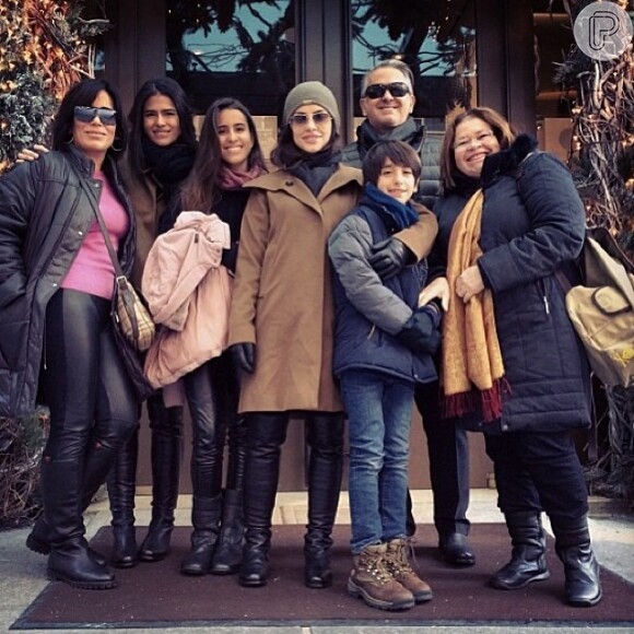 Gloria Pires passa férias com os filhos Bento Morais, Cleo Pires, Antonia Morais, Ana Morais e com o marido, Orlando Morais, em Nova York
