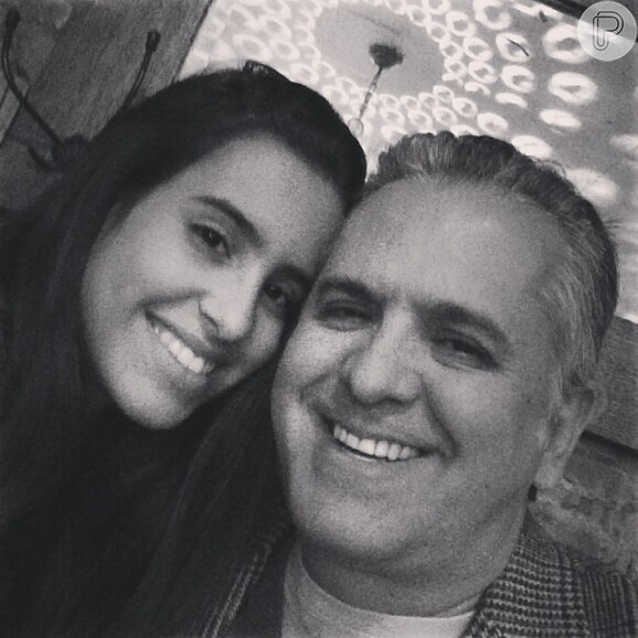 Orlando Morais posa com a filha, Ana Morais