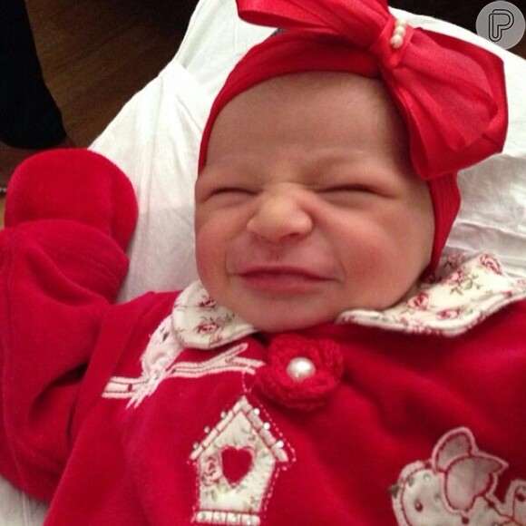 Lara nasceu na madrugada desta sexta-feira, 10 de janeiro de 2014, na Perinatal, no Rio de Janeiro