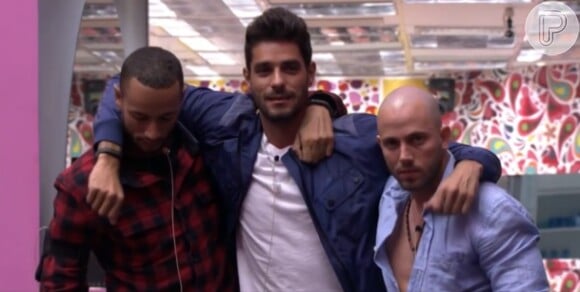 João Almeida, Diego e Valter aguardam juntos o resultado do primeiro Paredão do 'BBB 14'