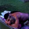 Roni e Tatiele trocam beijos durante a Festa Prata que aconteceu na noite de sábado, 18 de janeiro de 2014