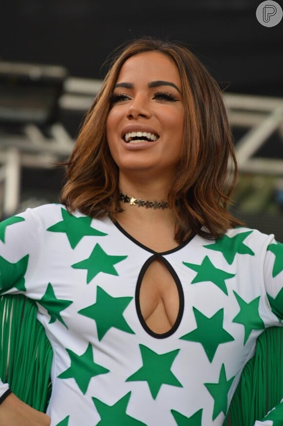 Anitta abriu a temporada de shows de Réveillon em Salvador, na Bahia, nesta quarta-feira, 28 de dezembro de 2016