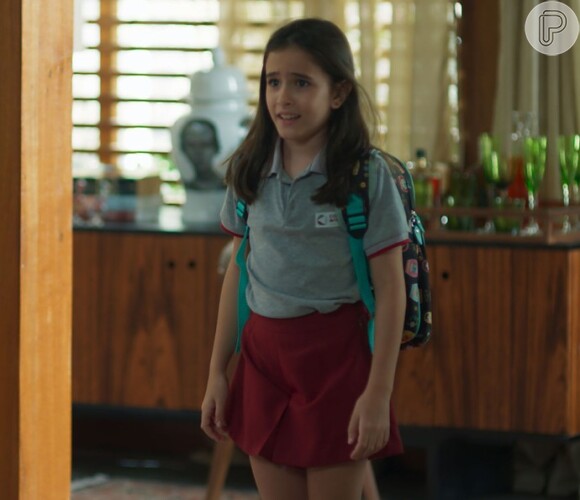 Chiara (Lara Cariello) fica chateada porque Diana (Alinne Moraes) não deixa que ela volte a ter aulas com Júlia (Nathalia Dill), na novela 'Rock Story'