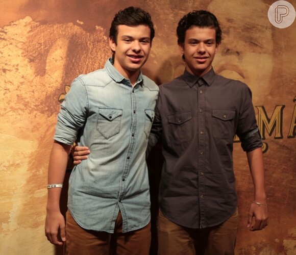 Os gêmeos Lorenzo e Enrico Rocha dão vida aos protagonistas Omar e Yaqub na primeira fase da minissérie 'Dois Irmãos'
