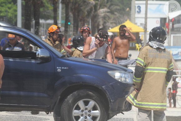 Filho de Leticia Spiller e Marcello Novaes esquece freio e carro cai na areia