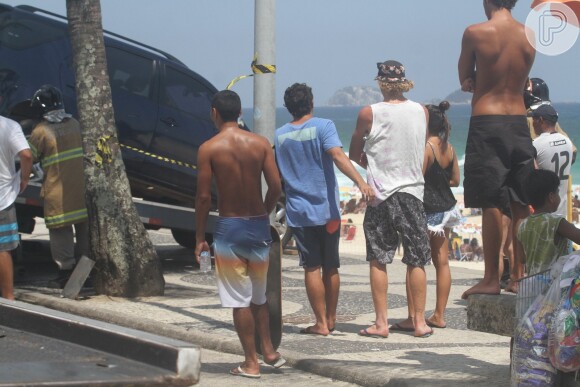 Filho de Leticia Spiller e Marcello Novaes esquece freio e carro cai na areia