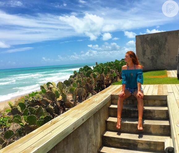 Marina Ruy Barbosa emendou a viagem de férias em Barra de São Miguel, Alagoas