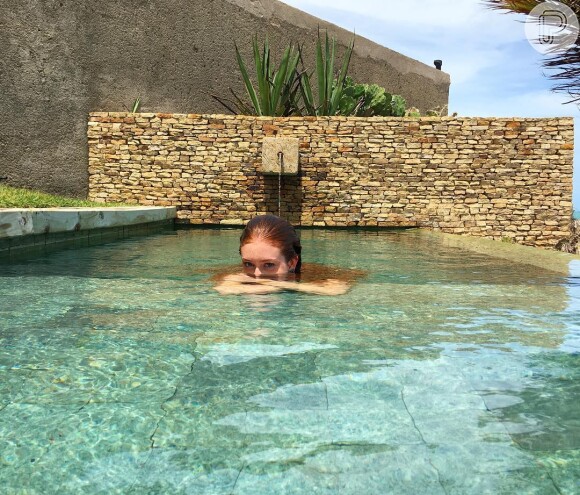 Marina Ruy Barbosa posa na piscina do hotel Kenoa Resorts: 'Eu amo o Nordeste'