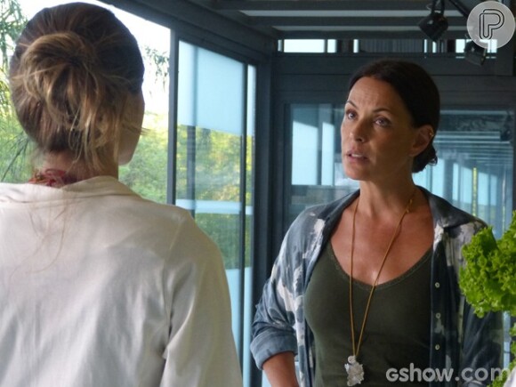 Lili (Juliana Paiva) confrontou Tereza (Carolina Ferraz), que ficou revoltada, em 'Além do Horizonte'
