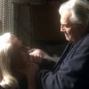 Na novela 'A Lei do Amor', Fausto (Tarcisio Meira) vai humilhar Mág (Vera Holtz) após vídeo de sexo dela com Ciro (Thiago Lacerda), exposto na galeria de artes de Helô (Claudia Abreu)