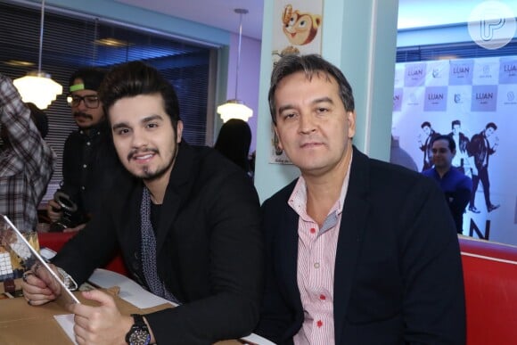 Amarildo, pai de Luan Santana, contou detalhes da negociação em entrevista à revista 'Universo Sertanejo'