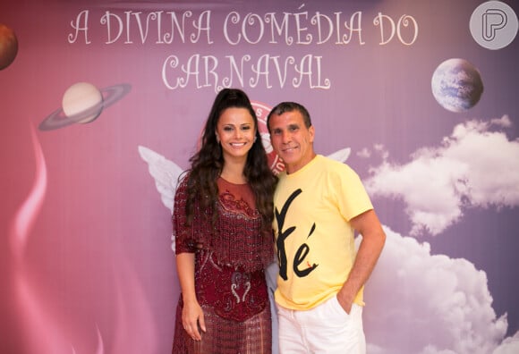 Viviane Araújo posa para as fotos ao lado do ator Eri Johnsonciro, na quadra do Salgueiro, na Zona Norte do Rio de janeiro, na madrugada deste sábado, 8 de janeiro de 2017