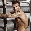 David Beckham posa para campanha de sua linha de roupas íntimas em parceria com a H&M