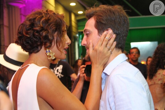 Camila Pitanga e Igor Angelkorte foram juntos no lançamento do filme 'Pitanga', dirigido pela atriz, em outubro de 2016