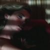 Lívia (Bárbara Evans) e Yaqub (Cauã Reymond) protagonizam cenas de sexo no capítulo desta quinta-feira, 12 de janeiro de 2017, da minissérie 'Dois Irmãos'