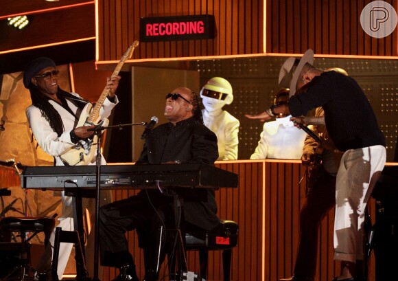 Daft Punk é o grande vencedor do Grammy Awards 2014, em 26 de janeiro de 2014