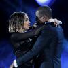 Beyoncé abre o Grammy Awards 2014 com a participação de seu marido, Jay-Z. O casal fez a performance da música 'Drunk in Love'