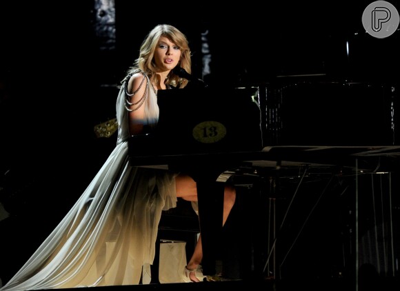 Taylor Swift se apresenta no Grammy Awards 2014