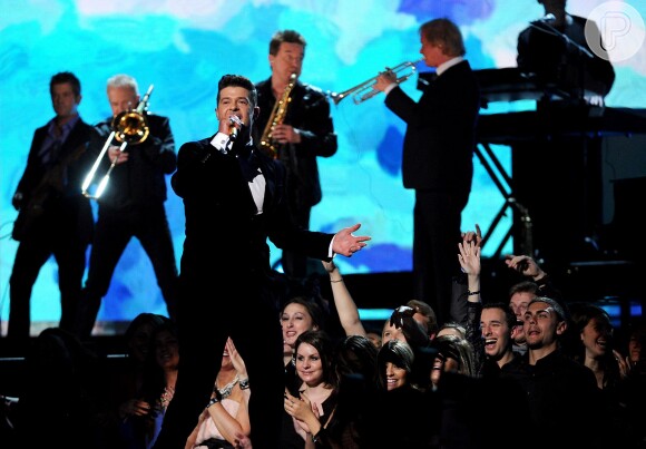 Robin Thicke se apresenta no Grammy Awards 2014