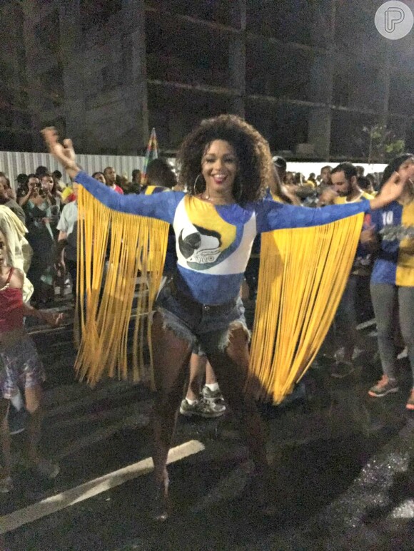 Juliana Alves é rainha de bateria da Unidos da Tijuca
