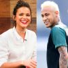Bruna Marquezine quer manter o namoro discreto, já Neymar está expondo nas redes sociais
