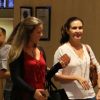 Fátima Bernardes passeou acompanhada da filha Beatriz e de uma amiga em shopping da Barra da Tijuca, Zona Oeste do Rio de Janeiro, na noite desta segunda-feira, 16 de janeiro de 2017