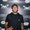 Neymar aproveitou um dia de folga para ir ao cinema com a namorada e o filho, Davi Lucca