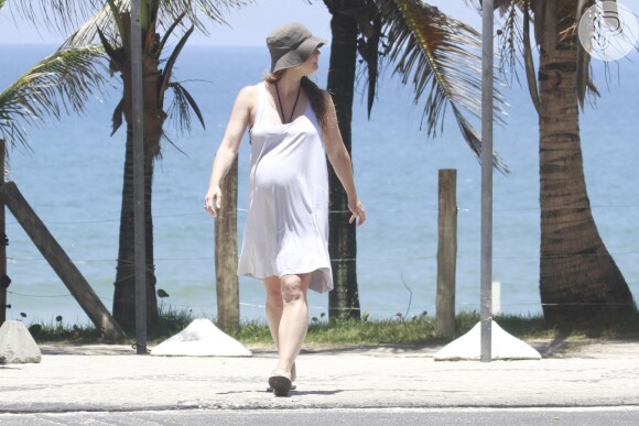 Vanessa Lóes está grávida de cinco meses
