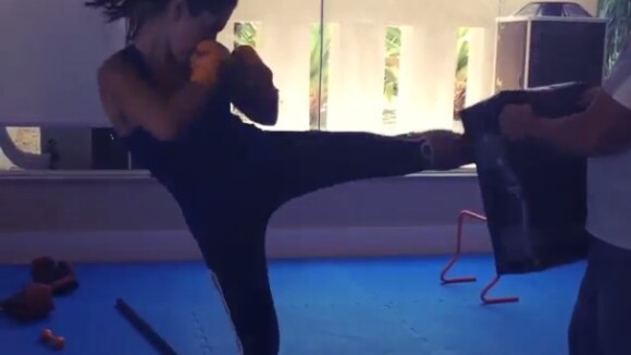 Giovanna Lancellotti posta vídeo dando chutes e socos em 1ª aula de muay thai