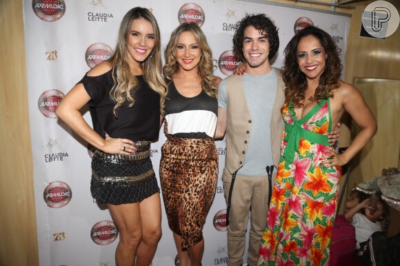 Claudia Leitte recebe a participal especial de Sam Alves, do 'The Voice Brasil', e das cantoras Kate e Carla Cristina