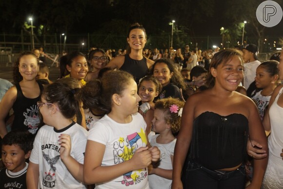 Thaila Ayala participa do ensaio técnico da Gaviões da Fiel