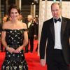 Kate Middleton e o príncipe William chamaram a atenção ao chegarem ao Bafta 2017