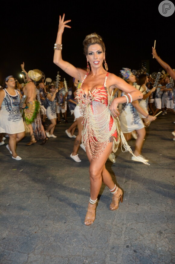 Naglia Coelho mostrou seu samba ao ensaiar com a Acadêmicos de Tatuapé, em São Paulo