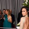 Demi Lovato de Julien Macdonald na 59ª edição do Grammy Awards, em Los Angeles, Estados Unidos, neste domingo, 12 de fevereiro de 2017